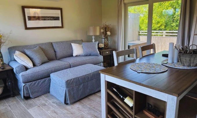 Napeague Apartment | Ocean Dwelling w/PKG+Balcony+WiFi+HeatedPool