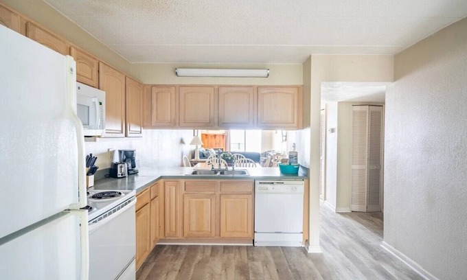 Nags Head Resort | Ocean Front 2-bedroom Condo in Nags Head