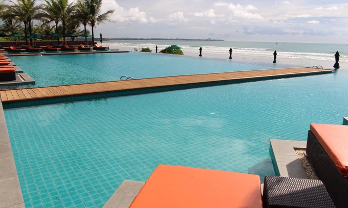 Ngwe Saung House | Ocean Front Campgrounds