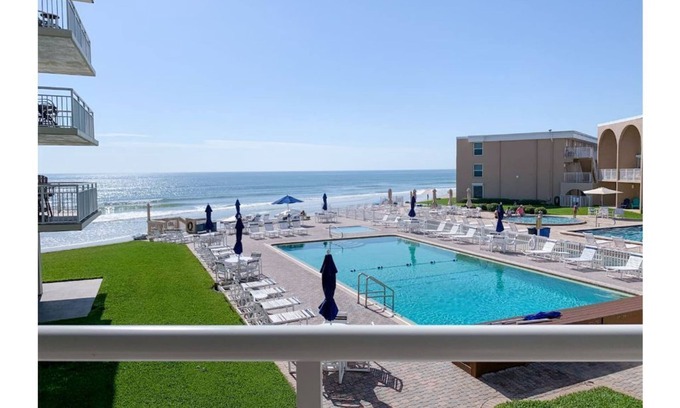New Smyrna Beach Condo | Ocean Front Condo with a spacious balcony