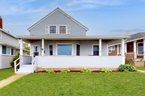 Rockport House | Ocean Front Cottage - Long Beach
