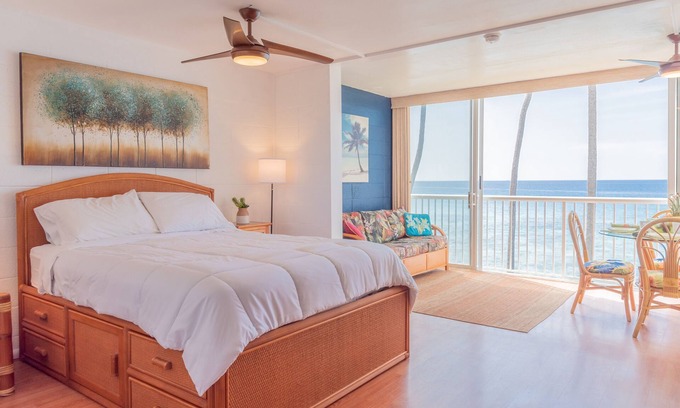 Kahaluu Bay Condo | Ocean Front Paradise at Magic Sands Beach With AC