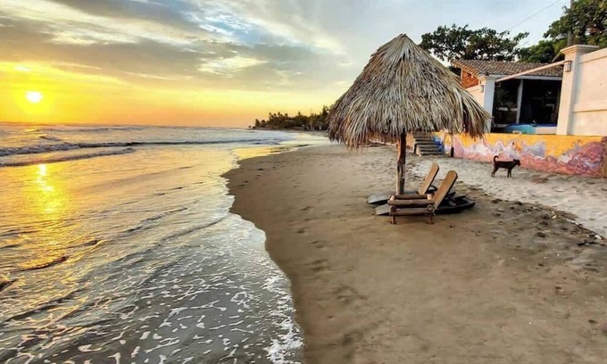 Pochomil House | Ocean Front Private Casita w Pool & AC Sleeps 4