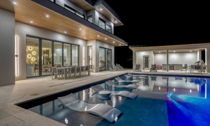 Rokers Point House | Ocean Oasis Villa - Luxury Villa + Full Concierge!