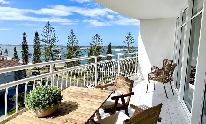 Biggera Waters Apartment | Ocean View 2BR Apartment w/hot tub. Heated pool, Games room, Gym