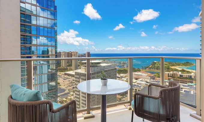 Ala Moana Condo | Ocean View Sky Ala Moana Condo w/Amazing Amenities Near Restaurants & Shops