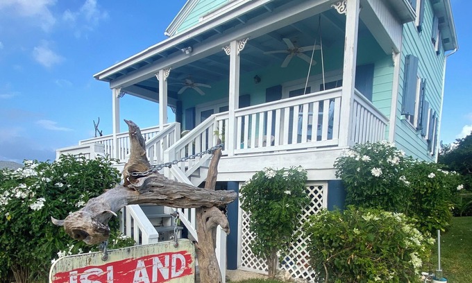 Spanish Wells Cottage | Ocean View, Sleeps 8, SUP, Beach Toys