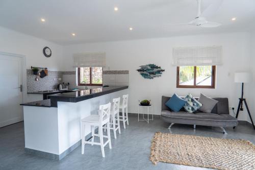 Mahe Island Apartment | OCEAN VISTA
