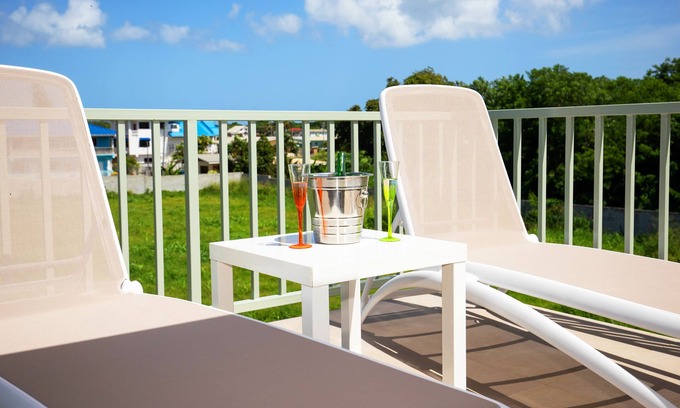 Lowlands Hostel | Ocean Winds Suite Hotel