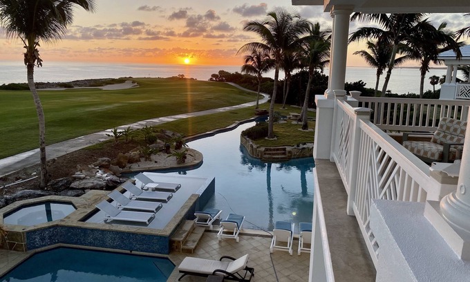 Rokers Point House | Oceanfront Home in Exuma w optional guest housennn