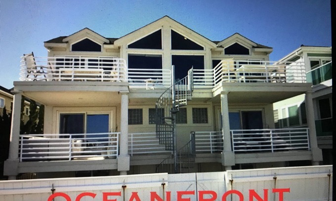 South End House | Oceanfront 12 Bedroom 8 Bathroom Amazing Home