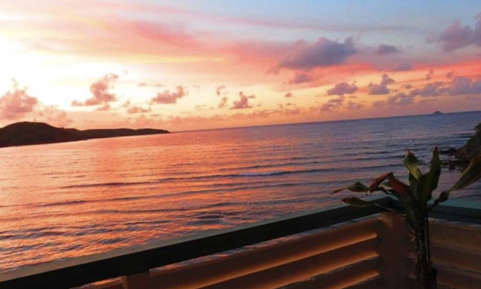 Bolongo Bay Condo | Oceanfront 2 bedroom/2bath in beautiful Bolongo Bay