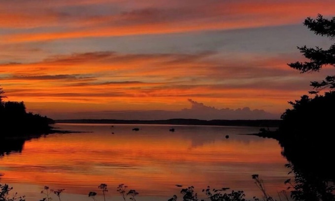 Salsbury Cove House | Oceanfront 2 BR home 5 minutes from Acadia, 10 mins. to downtown Bar Harbor.