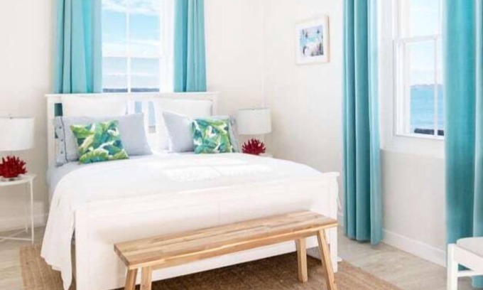 Sandys Apartment | Oceanfront 3Bed w/Private Patio & Garden - 6B