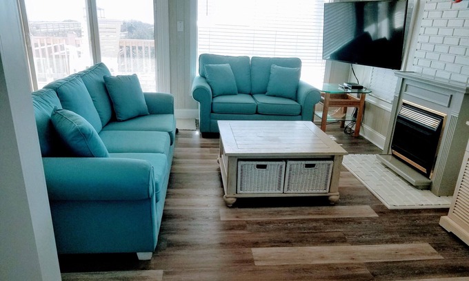 The Point House | OCEANFRONT 4BR, 2 BA House at the Point!