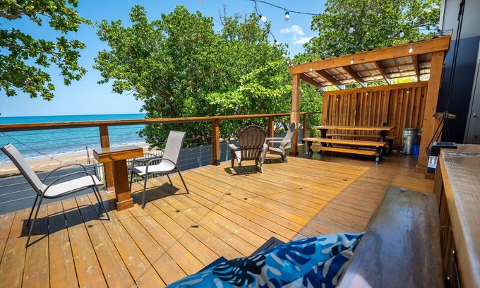 Algarrobos House | Oceanfront 5BR Oasis w/Decks & Direct Beach Access