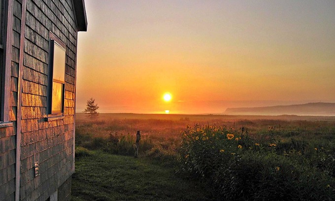 Lubec House | Oceanfront Beauty ~Balcony~FirePit~Huge Deck~Wifi~A/C~Pet-Friendly~Birding~GREEN