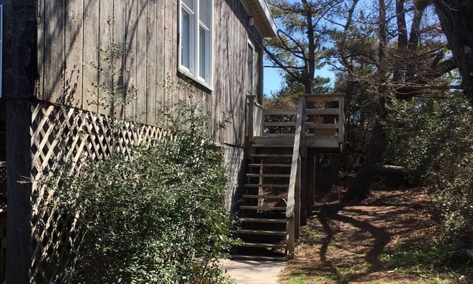 Wimble Shores House | Oceanfront Classic Cottage