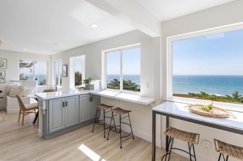 Moss Beach House | Oceanfront Coastal Home with Breathtaking Views Hiking Beaches & More