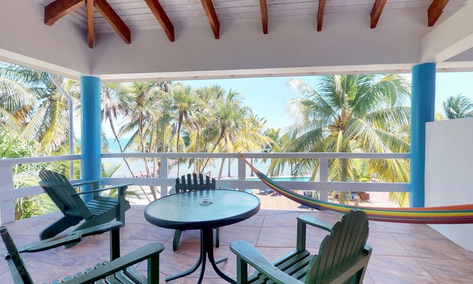 Surfside Condo | Oceanfront condo with shared pool, sea view, central AC & WiFi - walk to the beach