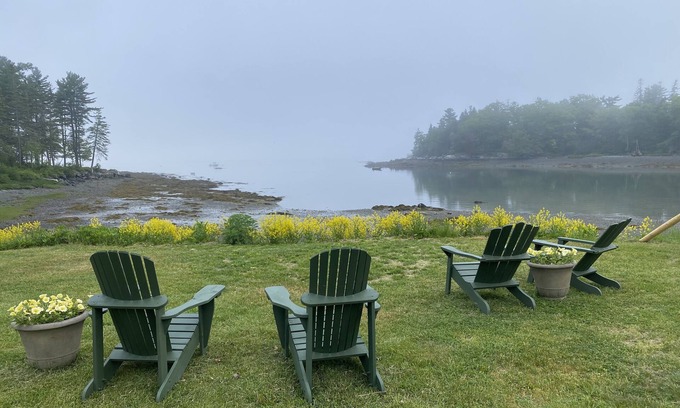 Salsbury Cove Cottage | Oceanfront Cottage at Acadia National Park, Bar Harbor/Lighthouse Cottage