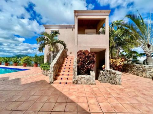 Nazareth House | Oceanfront Cottage