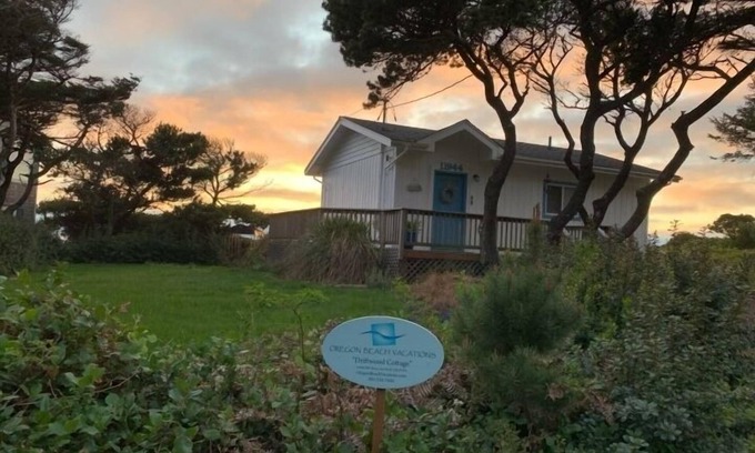 Seal Rock House | Oceanfront Cottage with Deck and Ocean Views, Dogs Ok, Perfect Couples Retreat