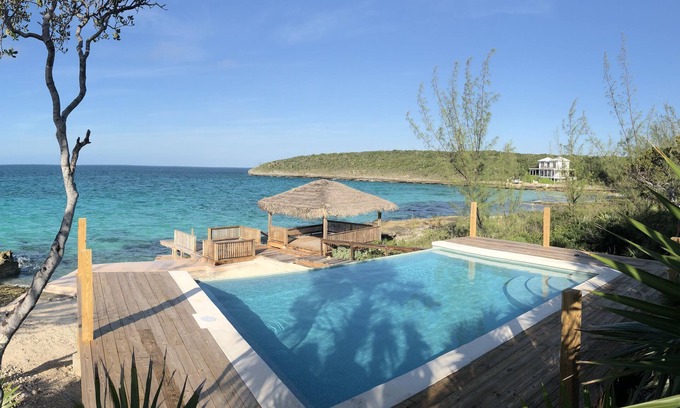 Savannah Sound House | Oceanfront Home on Caribbean w/Sunset View, Boat Ramp, Kayaks, Pool!