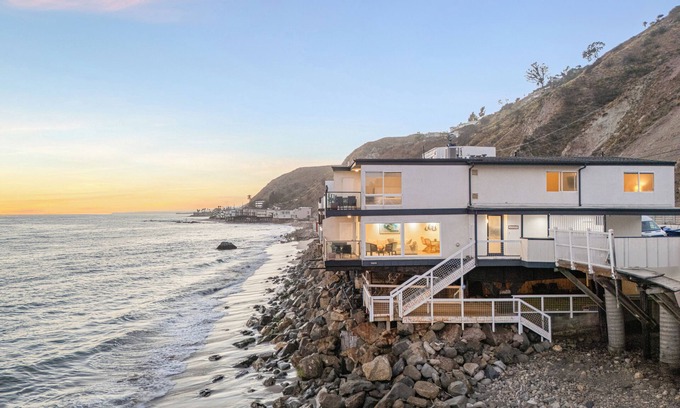 Eastern Malibu Condo | Oceanfront Retreat with Multiple Balconies, Direct Beach Access & Sweeping Views