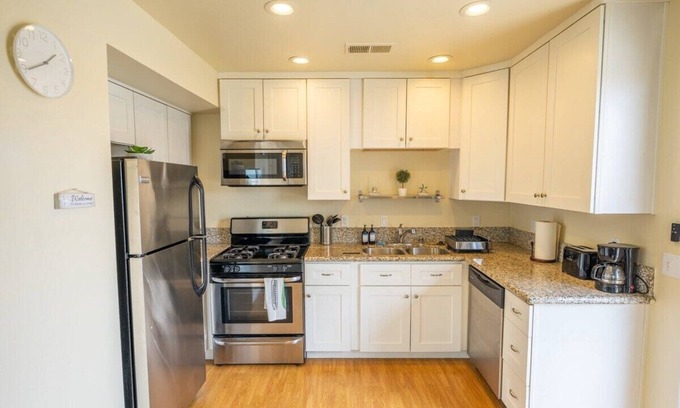 South Oceanside Apartment | Oceanside Beach Rental - Walk to the Boardwalk!