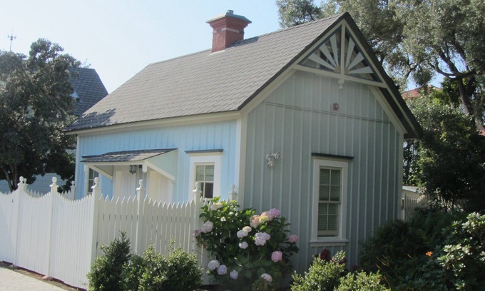 Westside Santa Cruz Cottage | Oceanside Victorian Cottage Located On Scenic West Cliff Drive