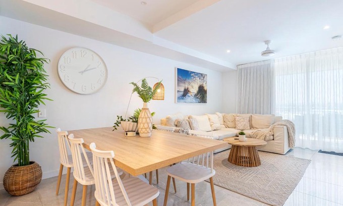 Bokarina Apartment | Oceanus oasis at Bokarina Beach -stunning modern coastal apartment