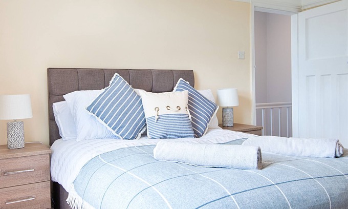 Cockett House | Off Road parking, Garden, TV in Every Room