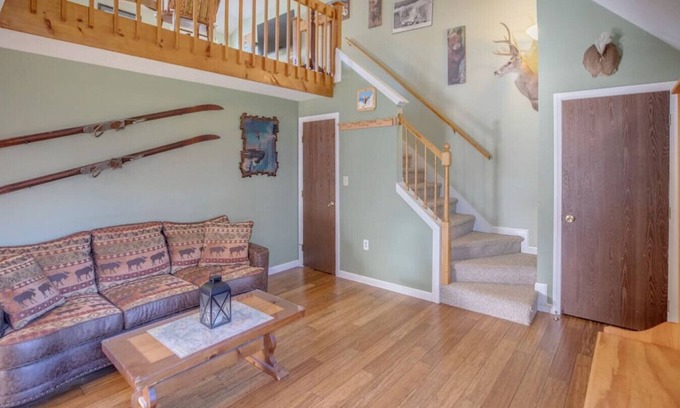 North Woodstock Apartment | Offsite pools/hot tub, AC, walk to swimming holes!