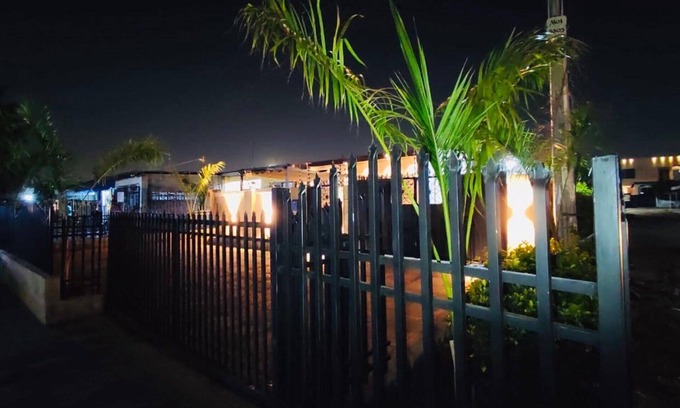 Nungua House | Oheneba Tema - Luxury Hot -tub Retreat With Wi-fi