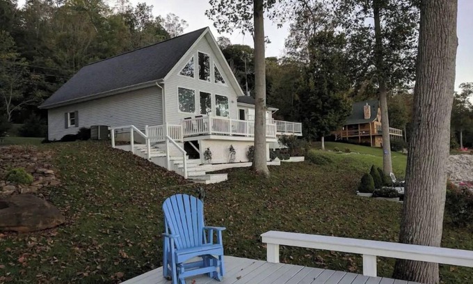 Magnet House | Ohio River Retreat - Relax Riverside With Us