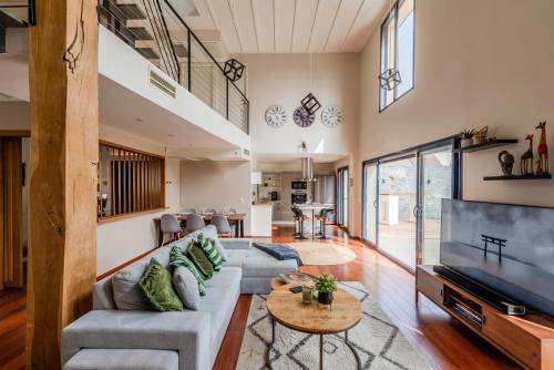 Barbery House | OIQIA Prestige