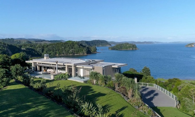 Rawhiti House | Oke Beach House - Rawhiti Luxury