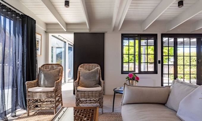 Perth House | Old Charm Meets New in Clarence