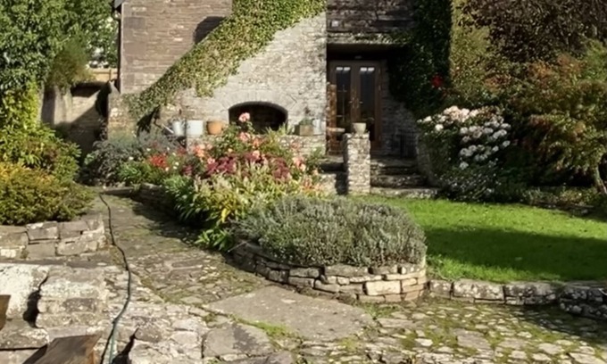 Llanfihangel Tal-y-llyn House | Old Coach House with stunning views over the Brecon Beacons. Sleeps 9 + cot