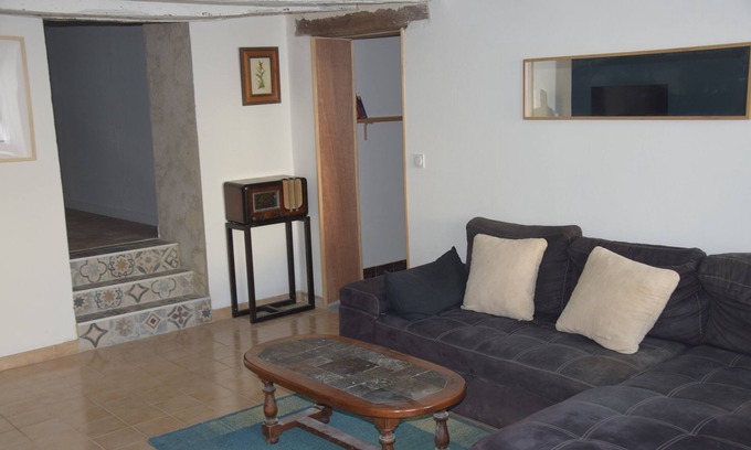 Panzoult House | Old house with garden in village center
