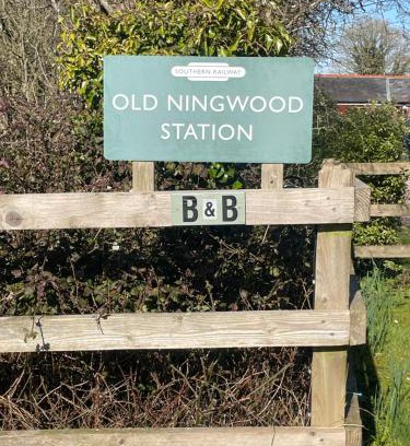 Newport Bed & Breakfast | Old Ningwood Station Bed & Breakfast, Ningwood, Isle of Wight PO41 0TG