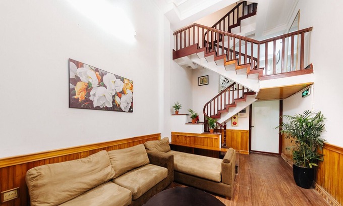 Hoan Kiem House | Old Quarter ENTIRE house - Bathtub,Balcony,BBQ area,Snooker, private bathrooms
