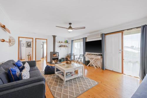 Coronet Bay House | Old Sea Dog's Retreat