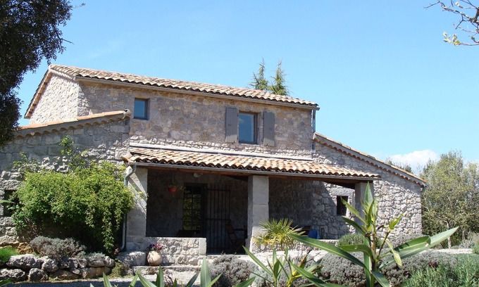 Labeaume House | Old stone house, comfortable, quiet, 1 km from the river, 3 stars