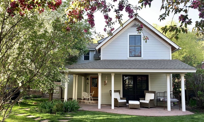 Basalt Cottage | Old Town Basalt Guest House