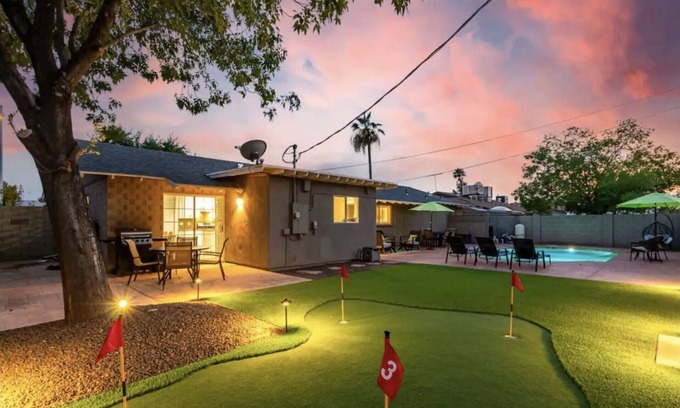 Scottsdale Estates Nine House | Old Town Escape|FREE Heated Pool & Spa|Sleeps 12