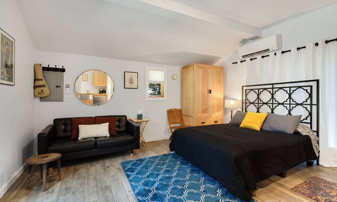 Martinez Park Apartment | OLD TOWN HIDEAWAY! Fort Collins, Colorado