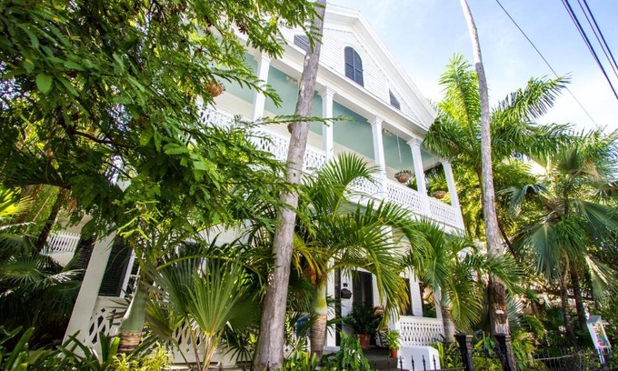 Historic Seaport Bed & Breakfast | Old Town Manor