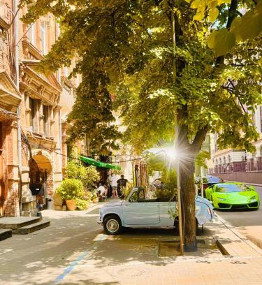 Dnipro Apartment | Old Town #Menorah #MostCity
